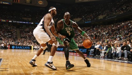 开云下载-绿茵圣殿的逆袭诗篇，贝蒂斯之夜，伊布于重压下绽放神性