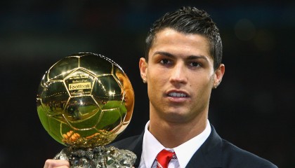 开云平台-英超争冠之夜，巴斯托尼攻防两端统治