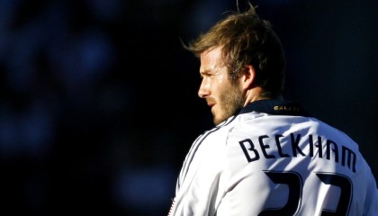 开云体育2026-绝杀与接管，当曼联的红色奇迹遇见米兰城的王者莱奥