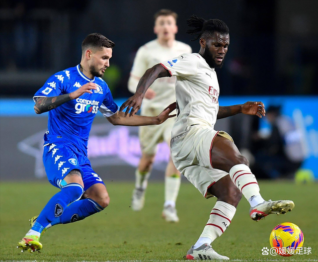 那不勒斯鏖战里昂，奥亚尔萨瓦尔扛起全队