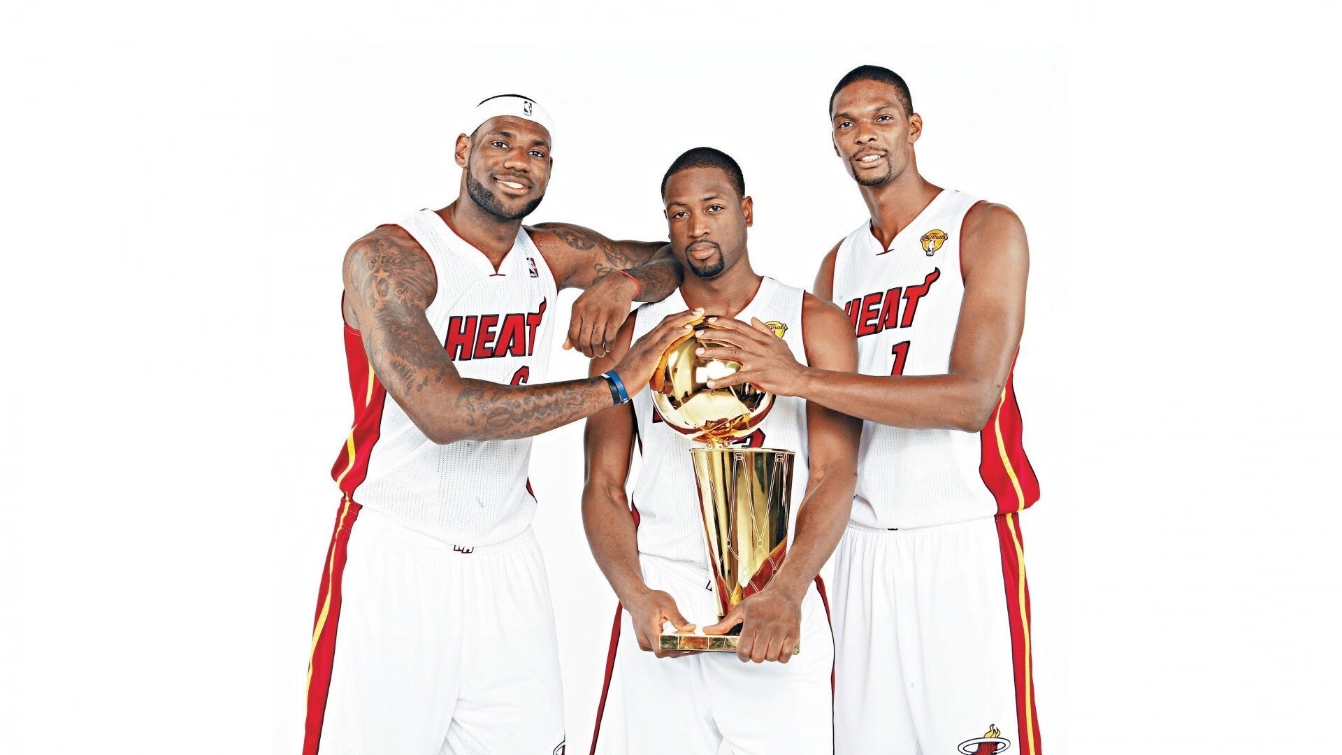 年度焦点之战之夜，布克扛起全队，当孤星照亮凤凰城的至暗时刻